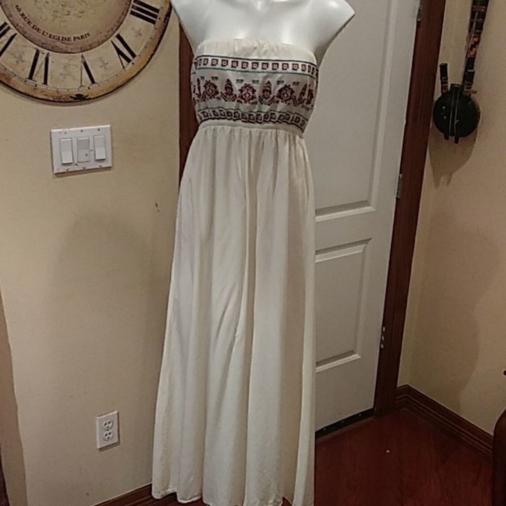 Dress - Picture 2 of 5